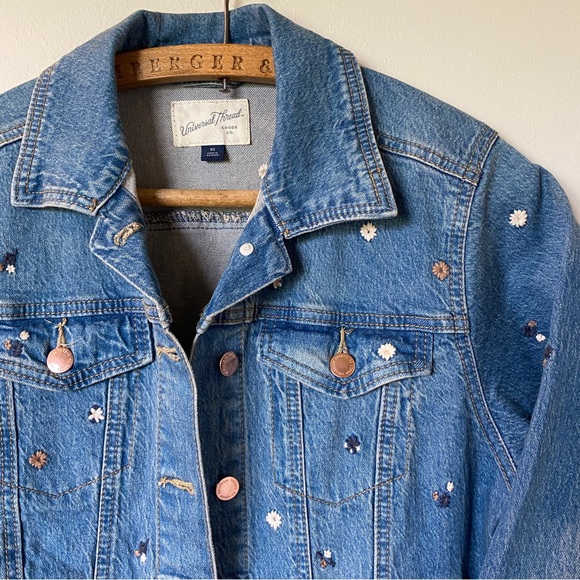 Floral Embroidered 90s style Denim Jacket - Picture 2 of 7